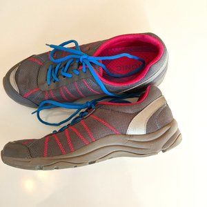 Vionic! Alliance Walking Shoe